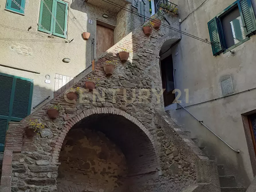 Immagine 7 di Trilocale in vendita  in Via delle Mura 9 a Isola Del Giglio