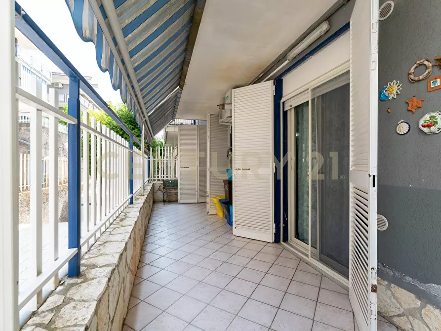 Immagine 37 di Pentalocale in vendita  in Via Nobile 19 a San Gregorio Di Catania