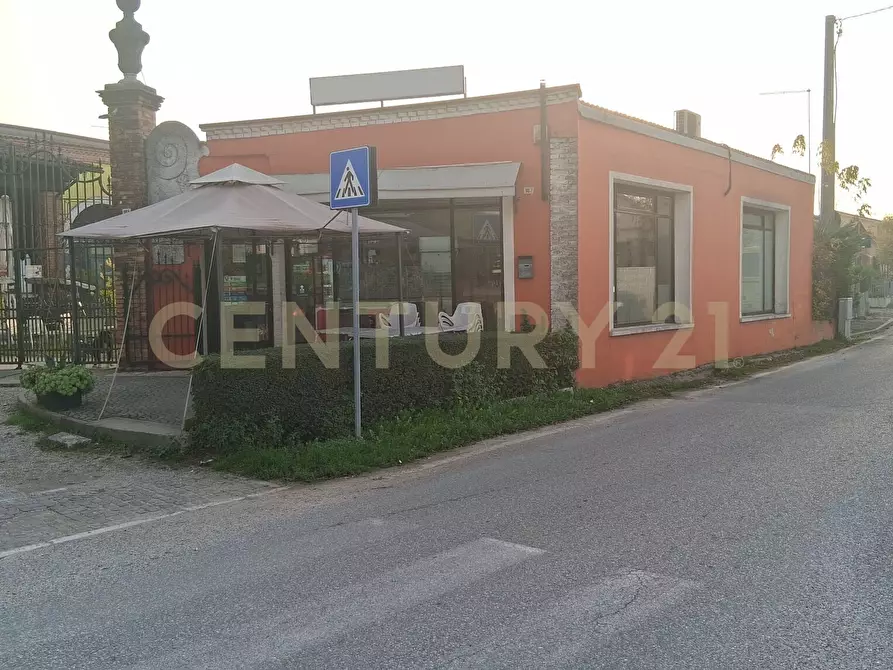 Immagine 4 di Locale commerciale in vendita  in Via Villafontana 138 a Oppeano