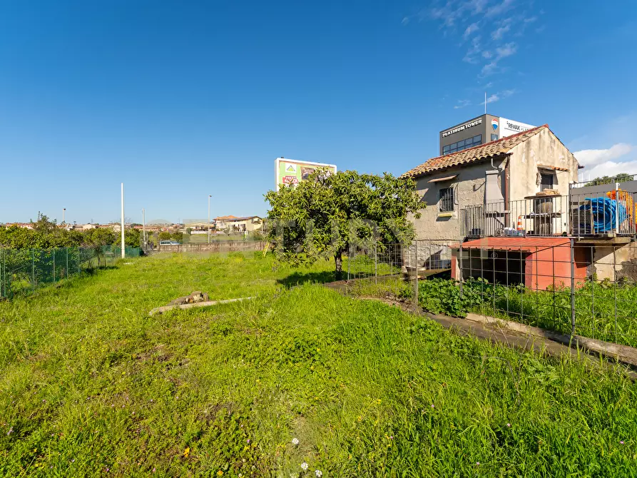 Immagine 26 di Terreno industriale in vendita  in Viale Andrea Doria 2 a San Giovanni La Punta