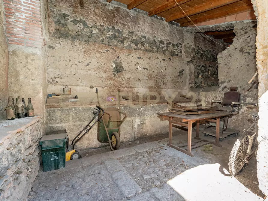 Immagine 50 di Villa in vendita  in Via Calvario 43 a Mascalucia