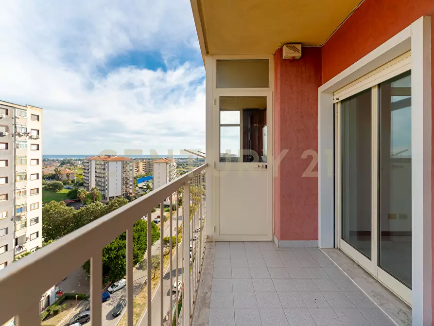 Immagine 1 di Quadrilocale in vendita  in Viale Librino 1 a Catania