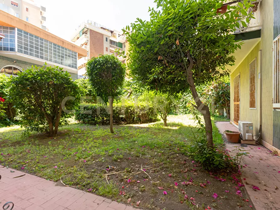 Immagine 37 di Pentalocale in vendita  in Via Grazia Deledda 2 a Catania