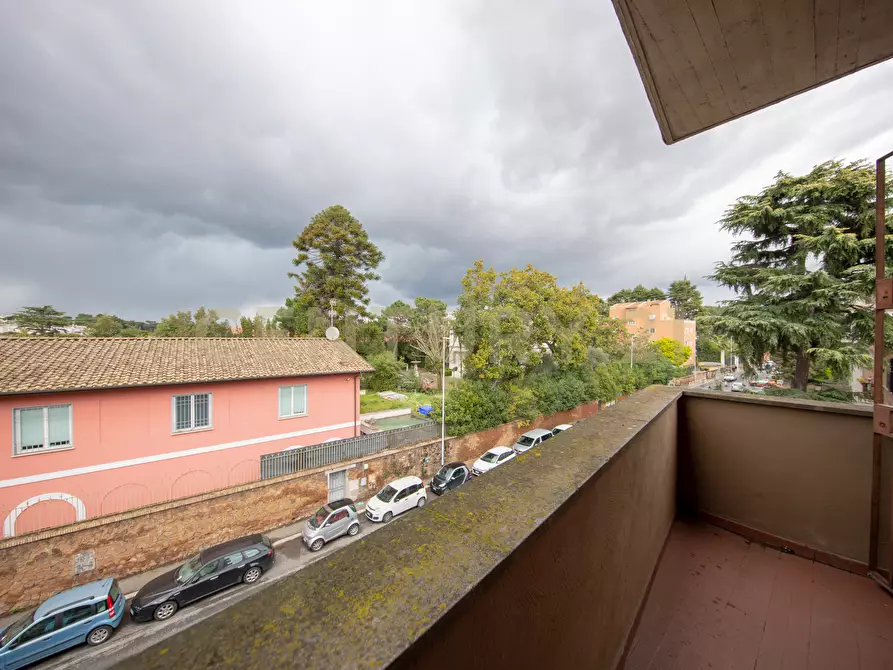 Immagine 27 di Trilocale in vendita  in Via Aurelia 301 a Roma