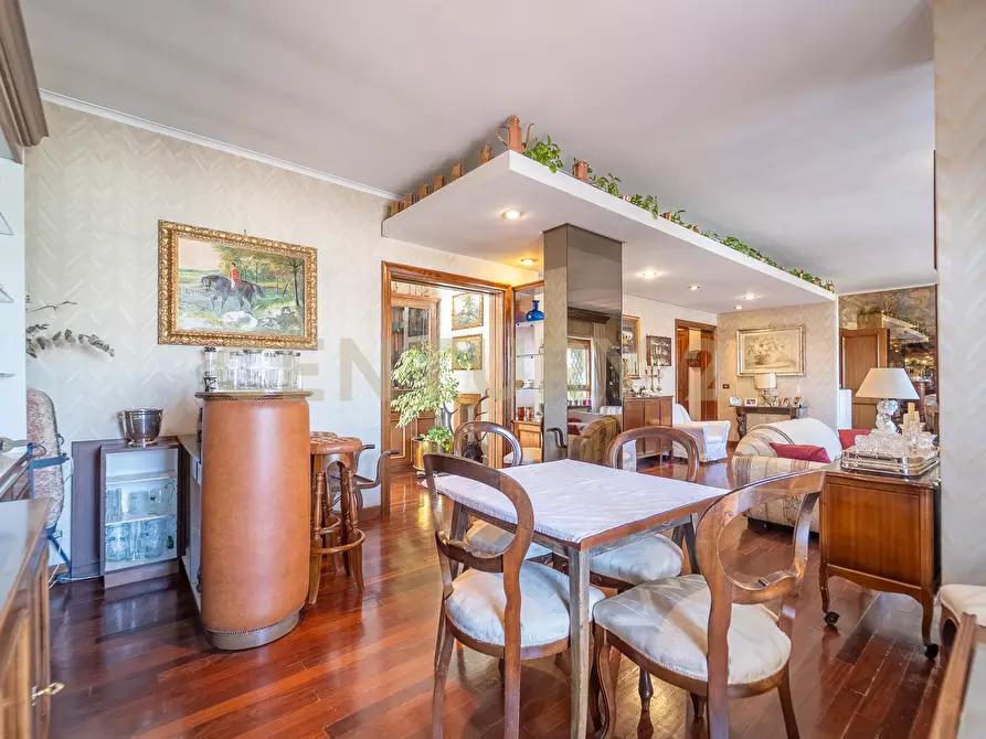 Immagine 11 di Attico in vendita  in Viale Cortina d'Ampezzo 199 a Roma