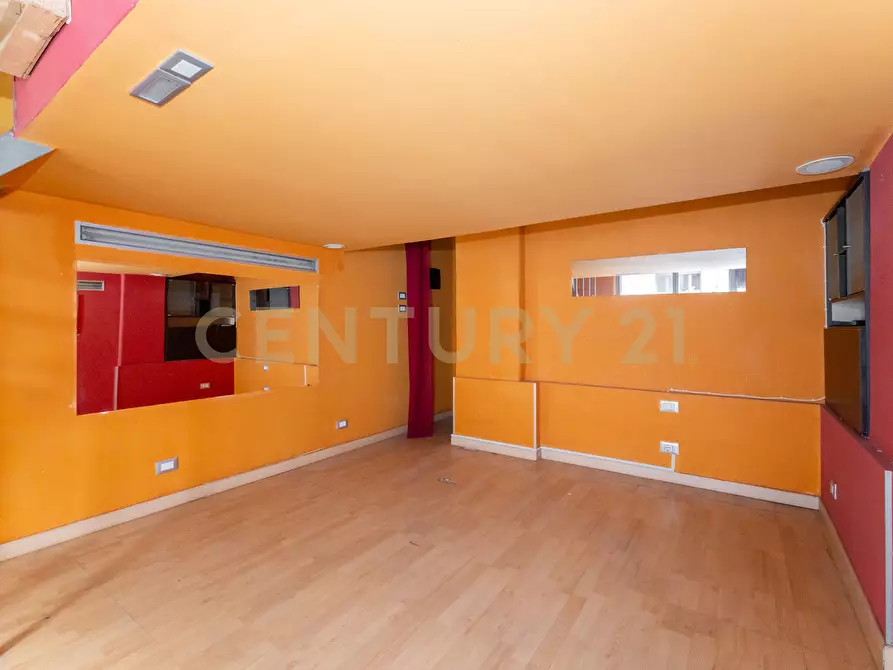 Immagine 6 di Locale commerciale in vendita  in Via Padova 64 a Catania