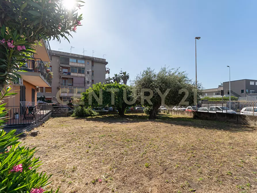 Immagine 30 di Pentalocale in vendita  in Via Carrubella 155 a Gravina Di Catania