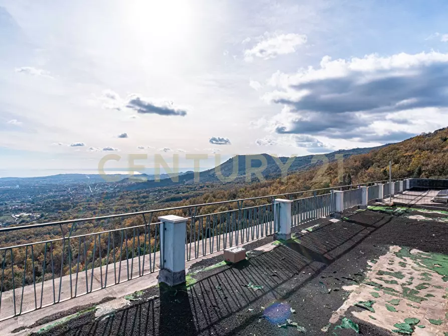 Immagine 26 di Capannone industriale in vendita  in Via Cassone 75 a Zafferana Etnea