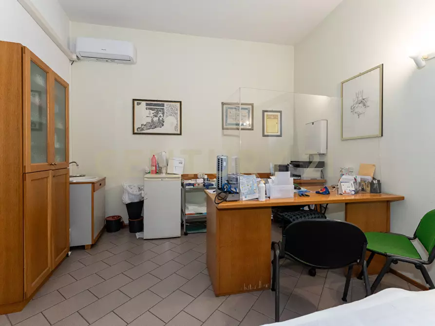 Immagine 34 di Ufficio in vendita  in Stradale Cravone 3 a Catania