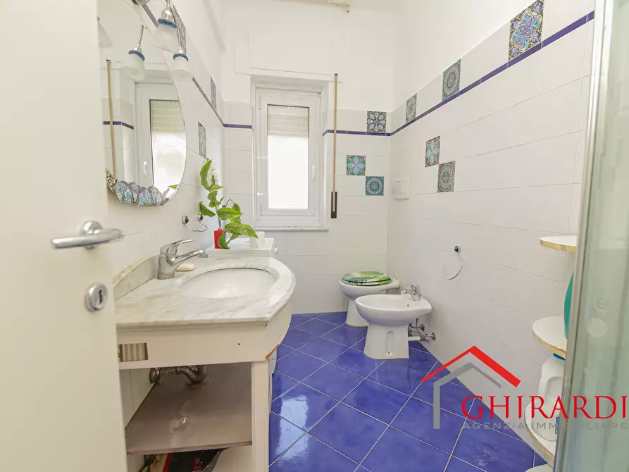 Immagine 24 di Trilocale in vendita  in VIA DELL'INSURREZIONE 12A a Genova