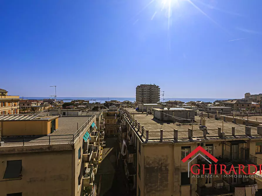 Immagine 48 di Quadrilocale in vendita  in Piazza Cristoforo Bonavino 11 a Genova