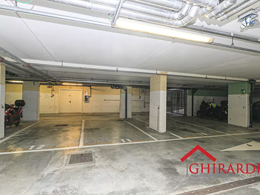 Immagine 8 di Garage in vendita  in Via Bombrini a Genova
