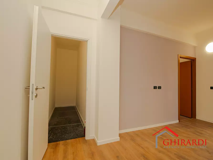 Immagine 21 di Bilocale in vendita  in VIA MURTOLA 62 a Genova