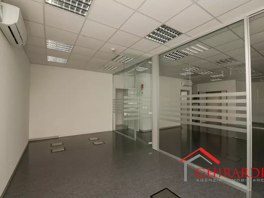 Immagine 11 di Ufficio in vendita  in VIA E. ALBARETO 21 a Genova