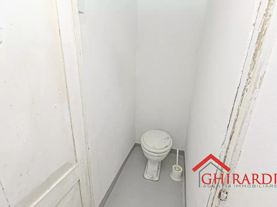 Immagine 22 di Magazzino in vendita  in VIA GAETANO DONIZETTI 73R a Genova