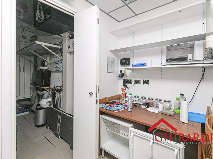Immagine 32 di Pentalocale in vendita  in Via Sabotino 8 a Genova