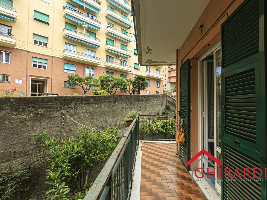 Immagine 30 di Quadrilocale in vendita  in Piazza Giovanni Tarello 9 a Genova