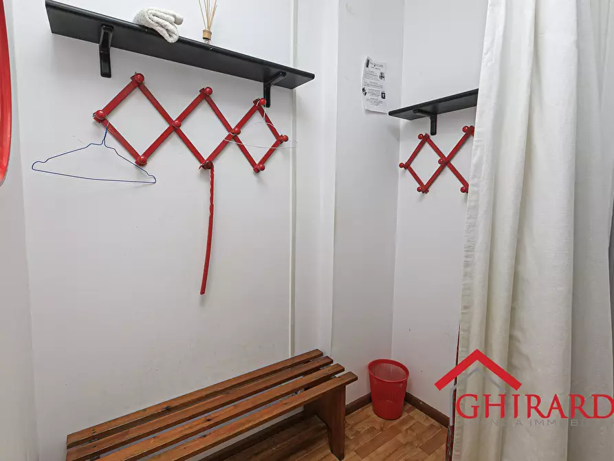 Immagine 11 di Locale commerciale in vendita  in BORZOLI 88M a Genova