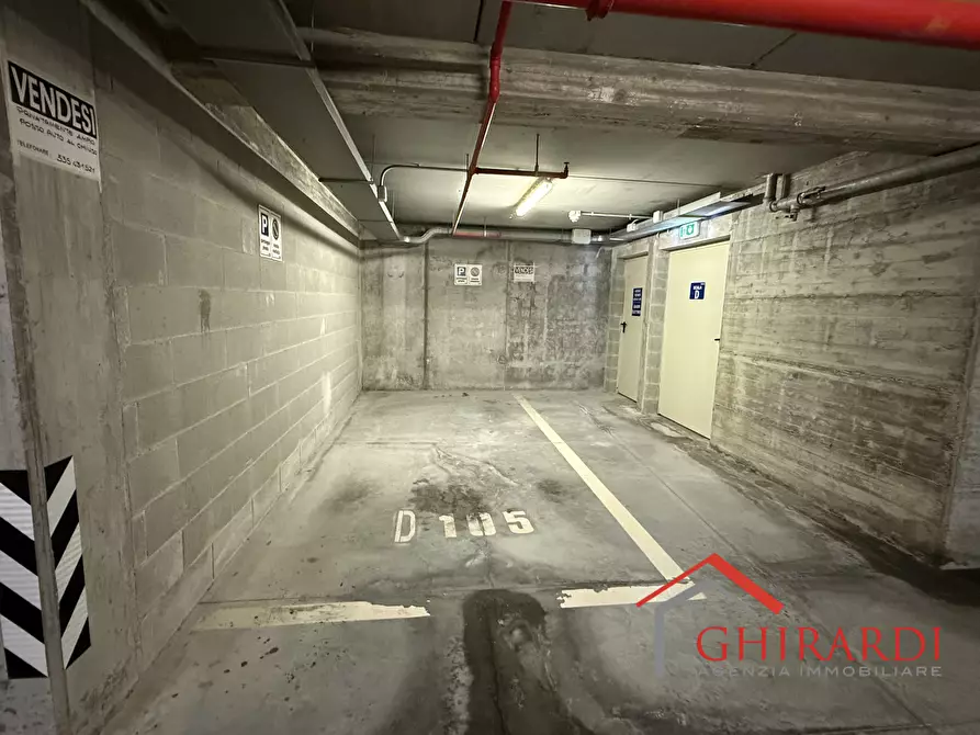Immagine 4 di Garage in vendita  in VIA LUIGI CIBRARIO a Genova