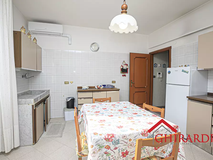 Immagine 10 di Quadrilocale in vendita  in VIA PAOLO TOSCANELLI 50 a Genova