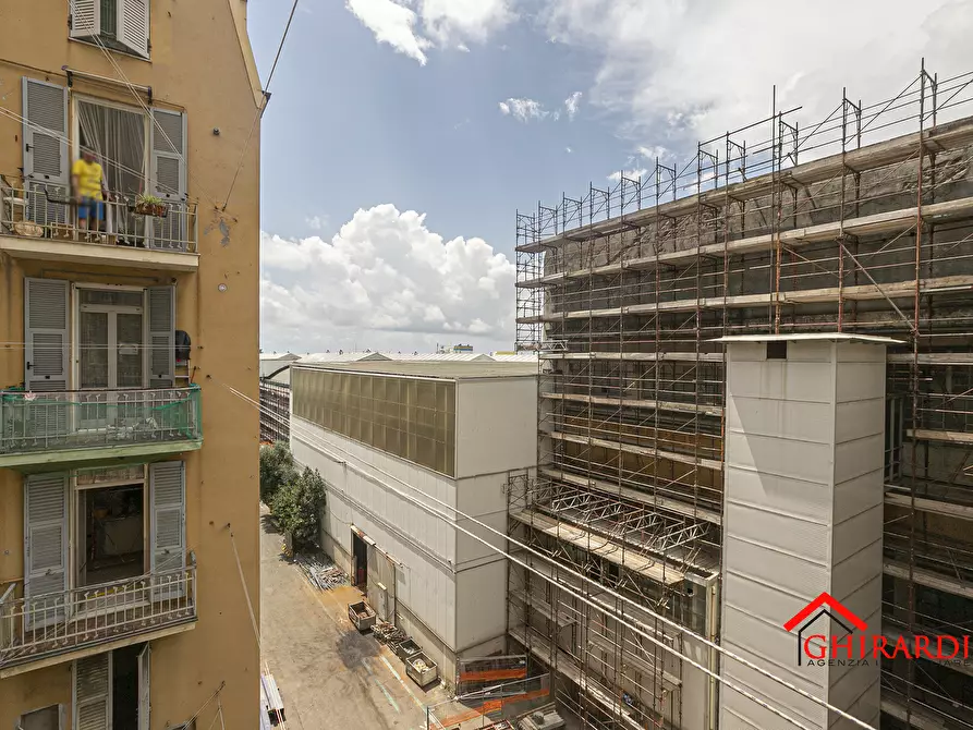 Immagine 43 di Trilocale in affitto  a Genova