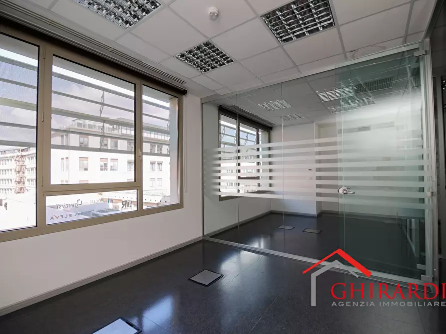 Immagine 17 di Ufficio in vendita  in VIA E. ALBARETO 21 a Genova