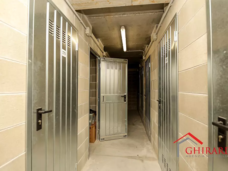 Immagine 33 di Bilocale in vendita  in VIA CIBRARIO 37 a Genova