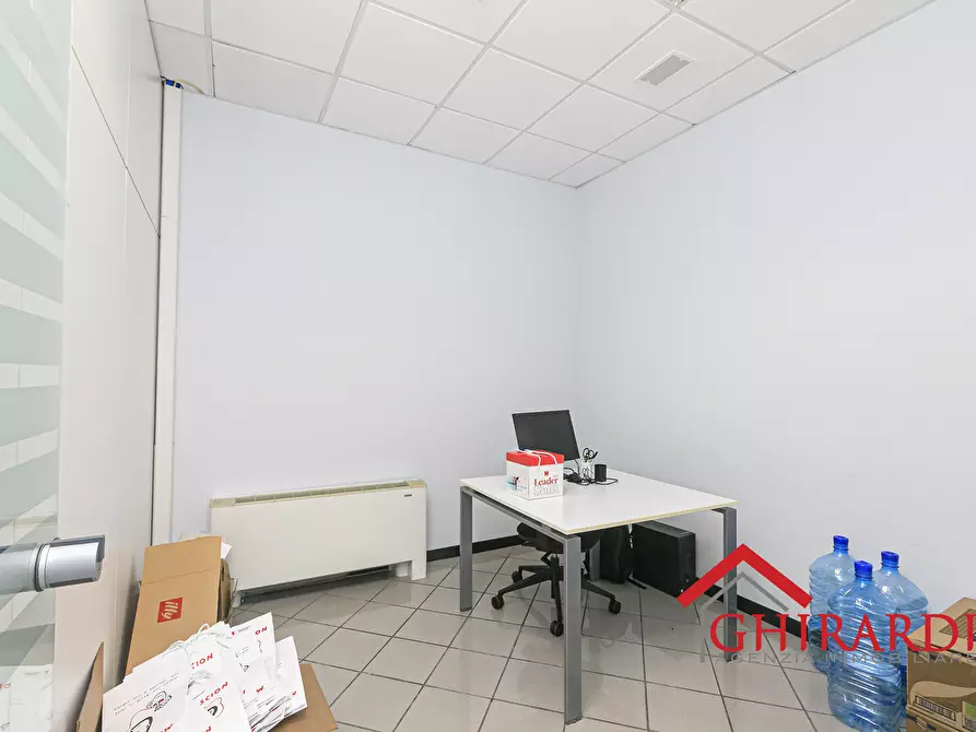 Immagine 5 di Ufficio in vendita  in Via Bombrini a Genova