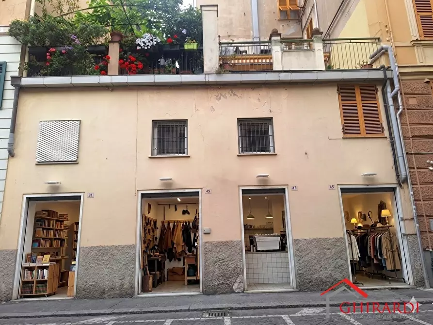 Immagine 2 di Locale commerciale in affitto  in Via Gaetano Donizetti 45 R a Genova