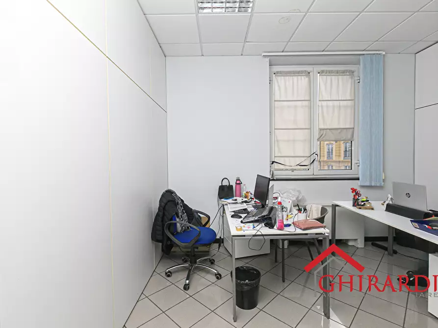 Immagine 22 di Ufficio in vendita  in Via Bombrini a Genova