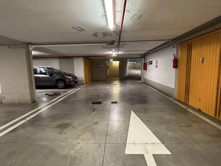 Immagine 7 di Garage in vendita  in Via Emanuele Ferro a Genova