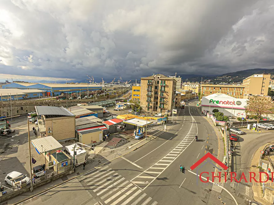 Immagine 40 di Quadrilocale in affitto  in VIA A. SIFFREDI 63 a Genova