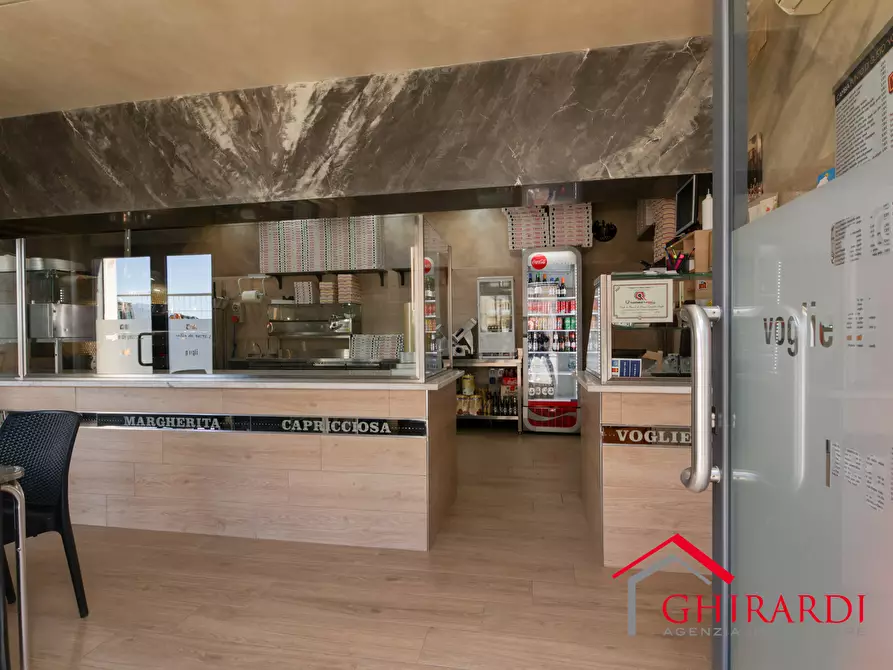 Immagine 2 di Pizzeria / Pub in vendita  in Lungomare di Pegli 39R a Genova