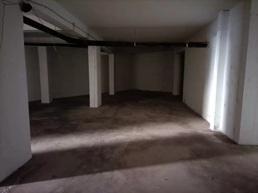 Immagine 8 di Garage in vendita  in Via Montegrappa a Nettuno