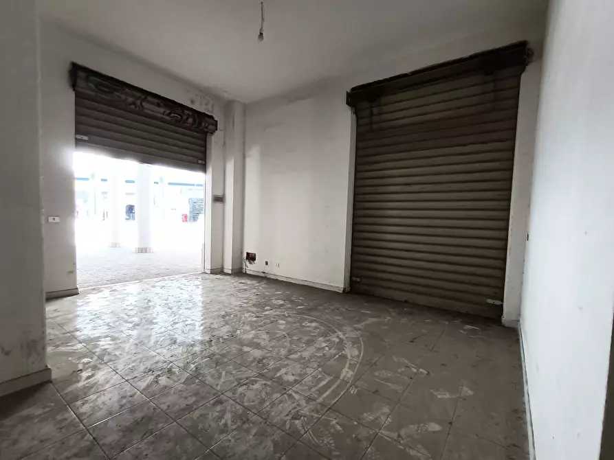 Immagine 12 di Locale commerciale in vendita  a Nettuno