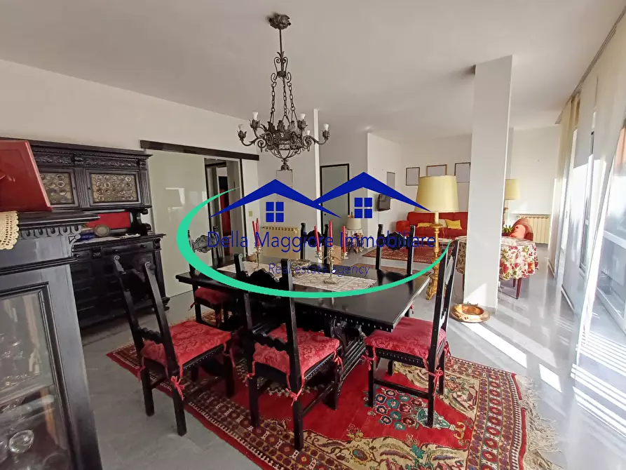 Immagine 1 di Pentalocale in vendita  in via montebello a Livorno