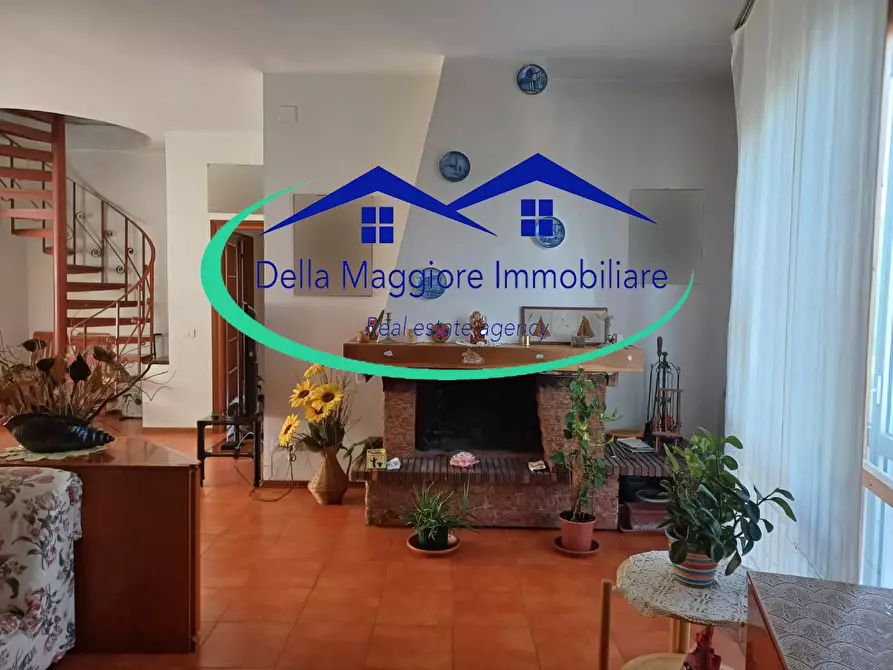 Immagine 7 di Casa bifamiliare in vendita  a Livorno
