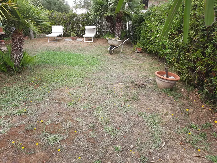 Immagine 3 di Villa in vendita  in via della prugnoliccia a Livorno