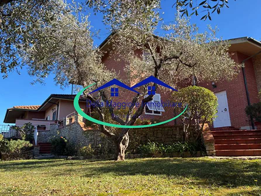 Immagine 31 di Villa in vendita  a Livorno