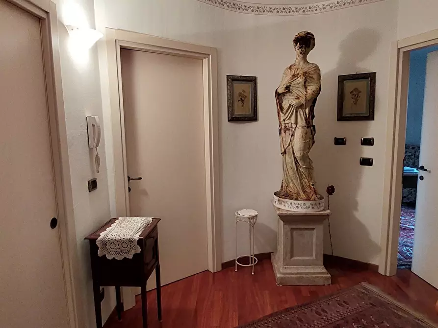 Immagine 30 di Villa in vendita  a Livorno