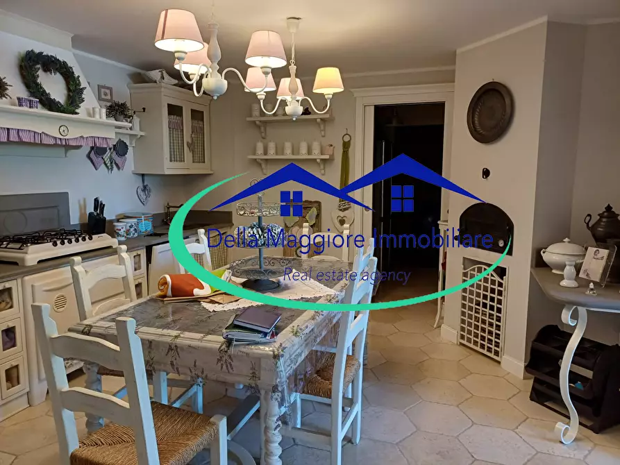 Immagine 24 di Villa in vendita  a Livorno