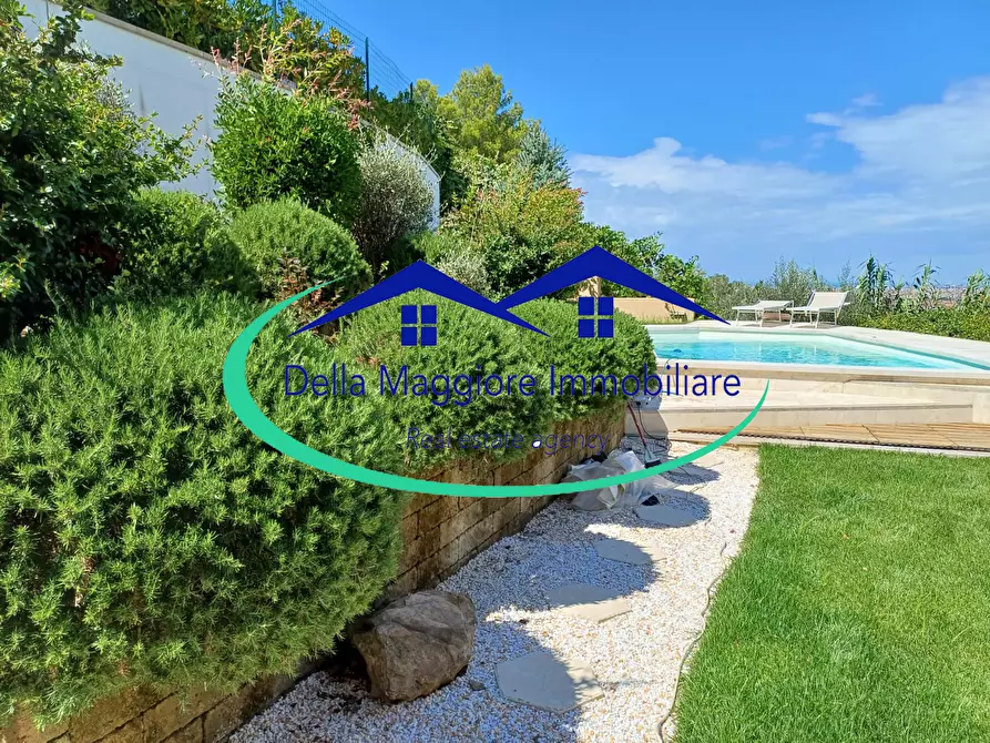 Immagine 30 di Villa in vendita  a Livorno