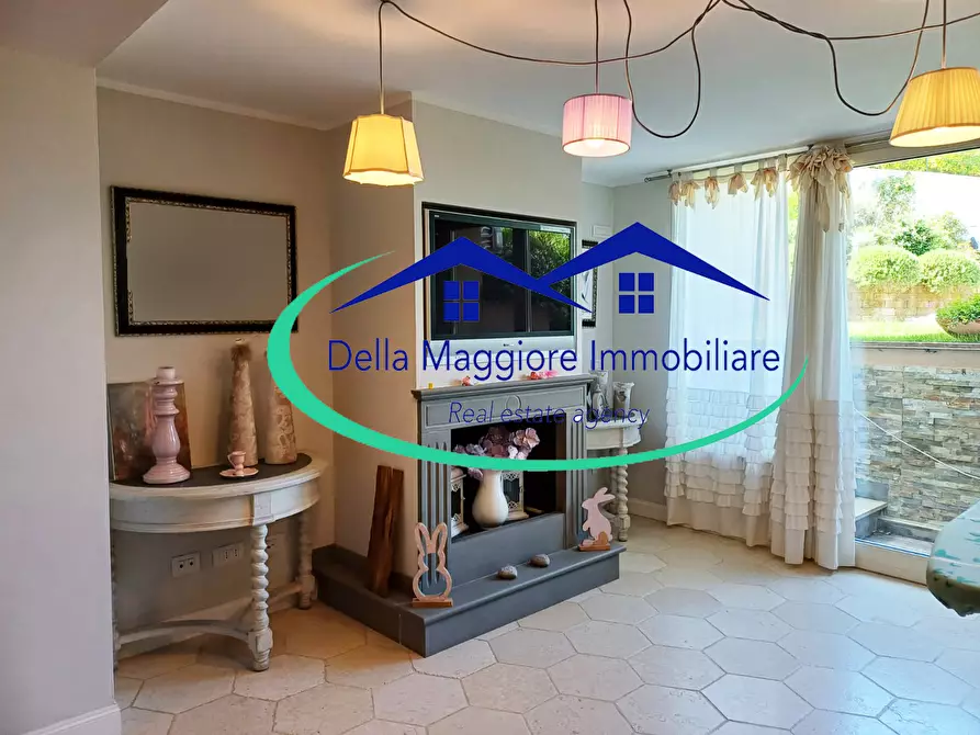 Immagine 22 di Villa in vendita  a Livorno