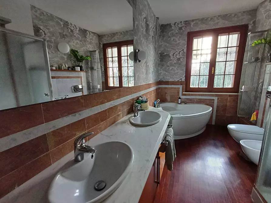 Immagine 18 di Casa bifamiliare in vendita  a Livorno