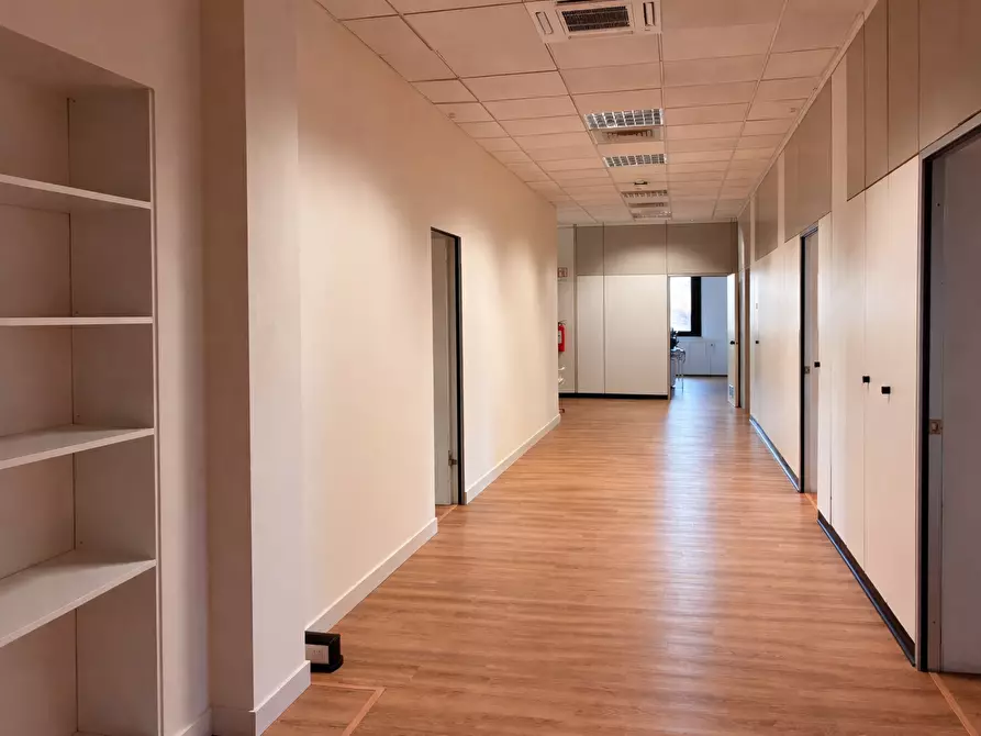 Immagine 4 di Ufficio in affitto  in Strada Langhirano a Parma