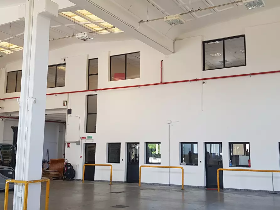 Immagine 8 di Attività artigianale in vendita  a Fidenza