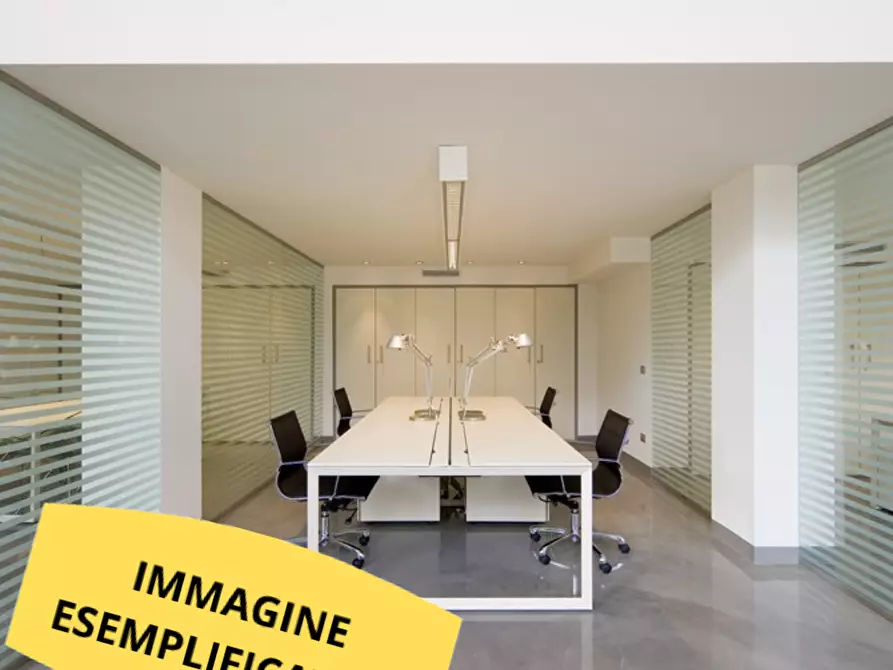 Immagine 9 di Ufficio in affitto  a Parma