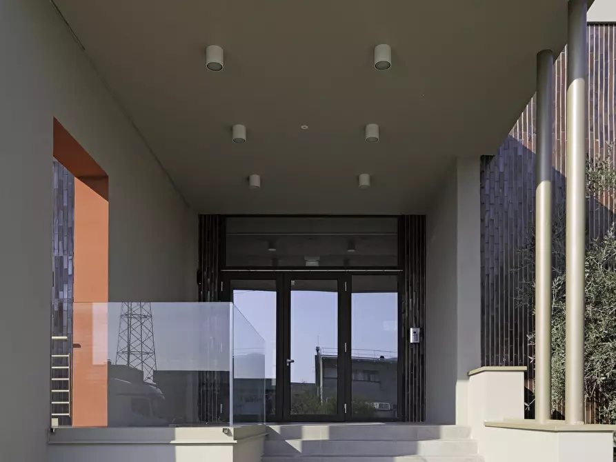 Immagine 10 di Ufficio in vendita  a Parma