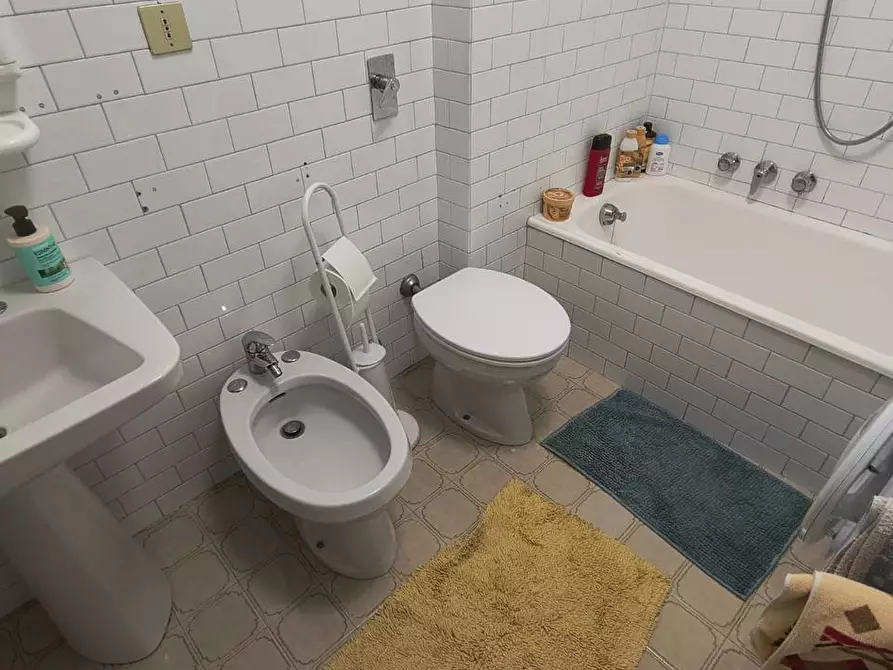 Immagine 3 di Stanza singola in affitto  a Trento