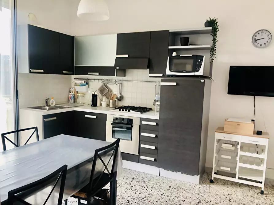 Immagine 1 di Bilocale in vendita  a Ancona